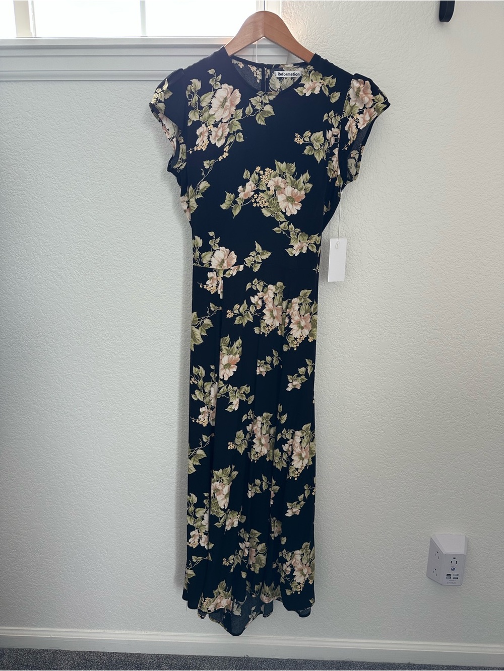 REFORMATION Floral Cap-Sleeve Maxi Dress - Black with Cream Floral.  NWT